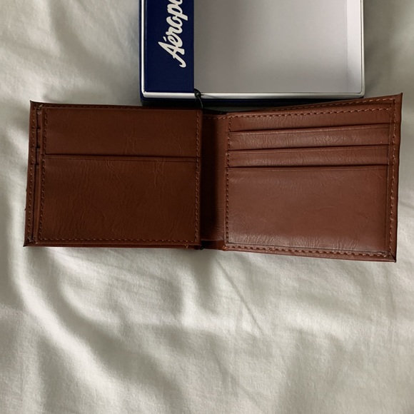 NWT Aeropostale Men’s Tan Wallet - Picture 4 of 15